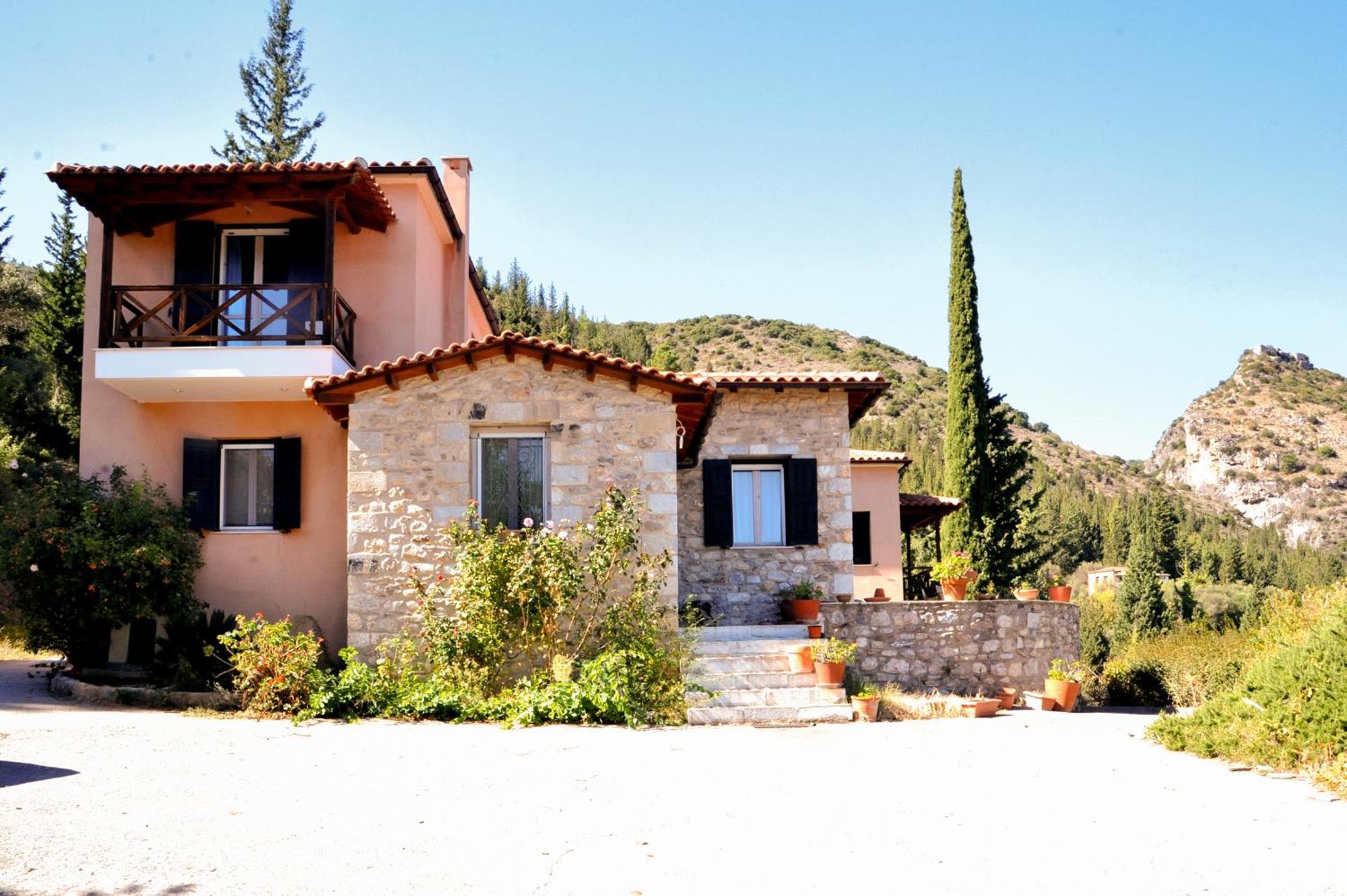 Apartament Elegant Stone Mansion In Historic Mistra Zewnętrze zdjęcie